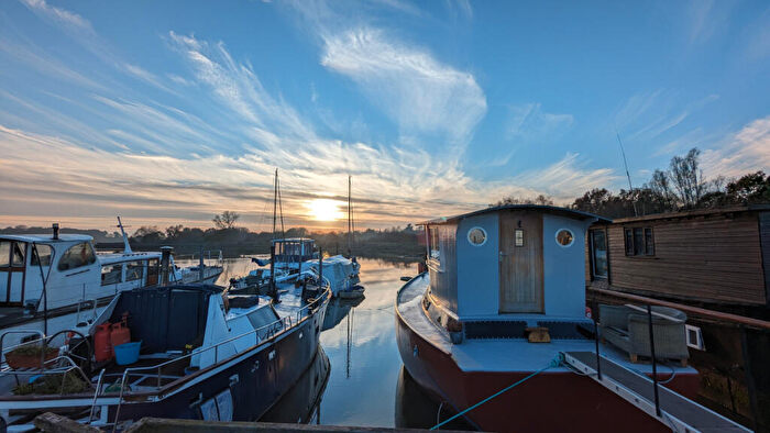 2 Bedroom House Boat For Sale In Mystery Quay, Dock Lane, IP12