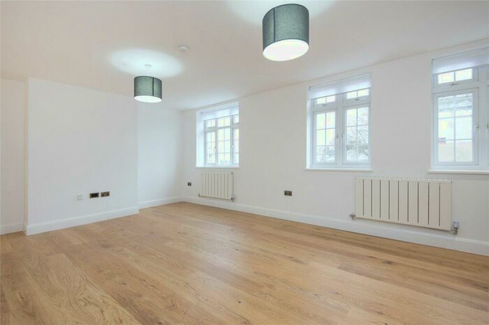 2 Bedroom Flat To Rent In Barking Road, West Ham, E13