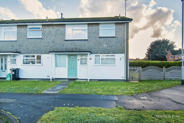 3 Bedroom End Of Terrace House For Sale In Lunds Farm Road, Woodley, Reading, RG5