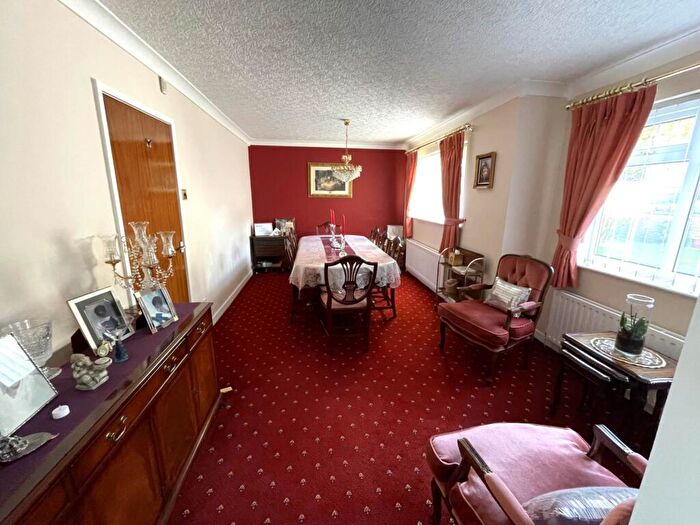 5 Bedroom Detached House For Sale In Irk Vale Drive, Oldham, OL1