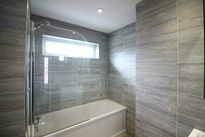 2 Bedroom Apartment To Rent In Hollyfield, Harlow, Essex, CM19
