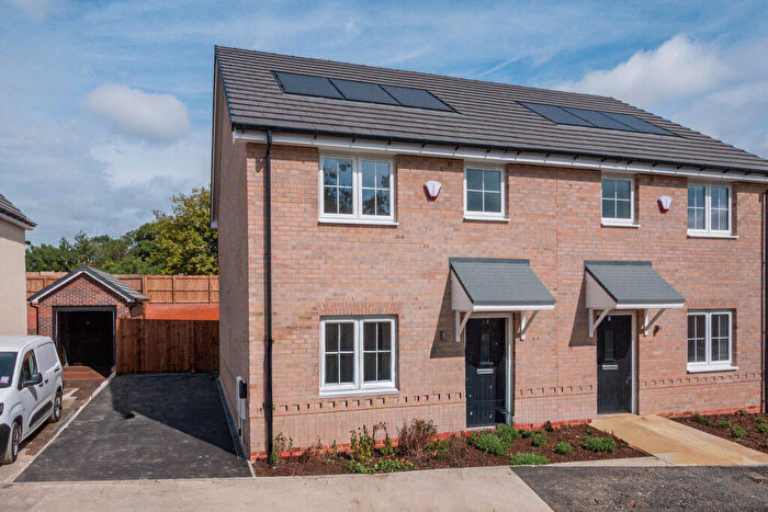 3 Bedroom House To Rent In Daw Cross Road, Harrogate, HG2