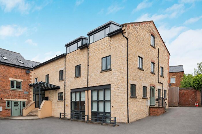 2 Bedroom Apartment For Sale In Home Orchard, Ebley, Stroud, GL5