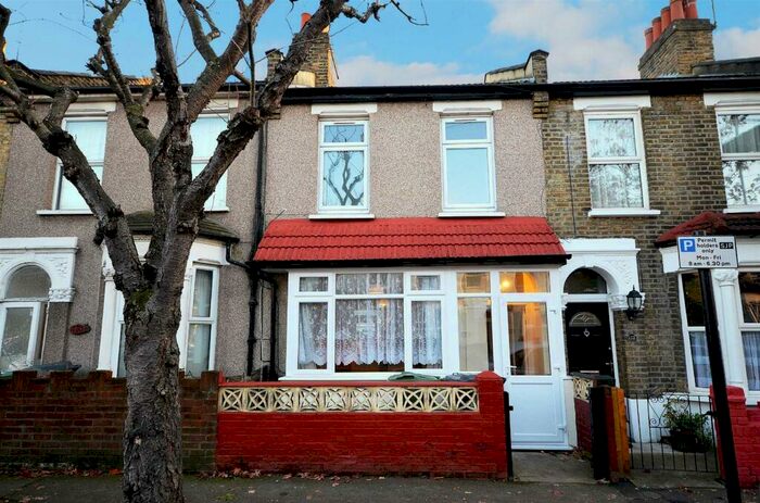 3 Bedroom House To Rent In Lynmouth Road, Walthamstow, London, E17