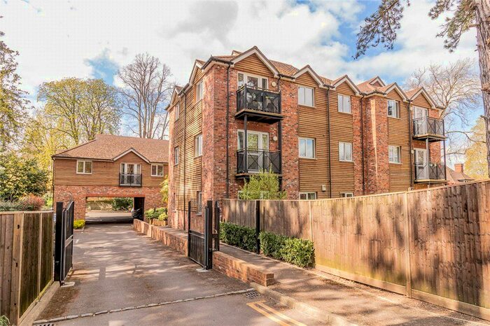2 Bedroom Flat To Rent In Cygnet House, Boulters Court, Maidenhead, SL6
