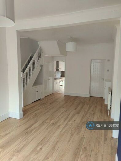 3 Bedroom Terraced House To Rent In Manor Road, Exeter, EX4