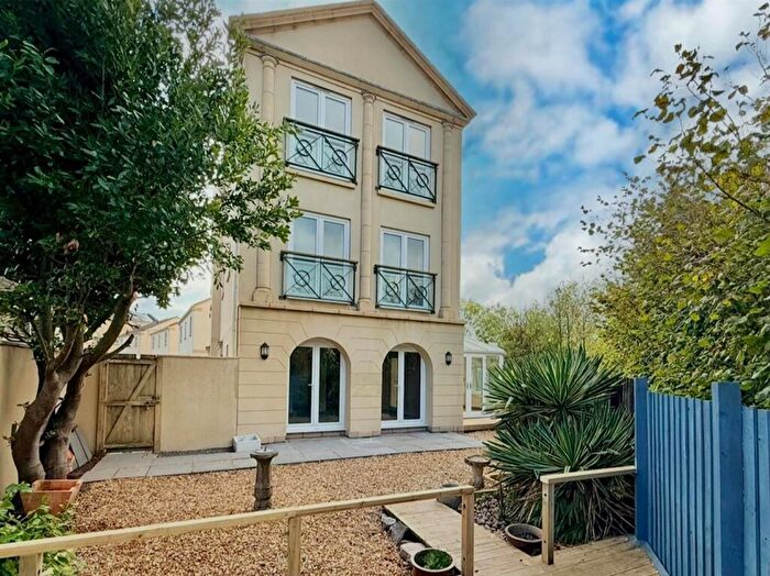 4 Bedroom Town House For Sale In Manadon, Plymouth, PL5