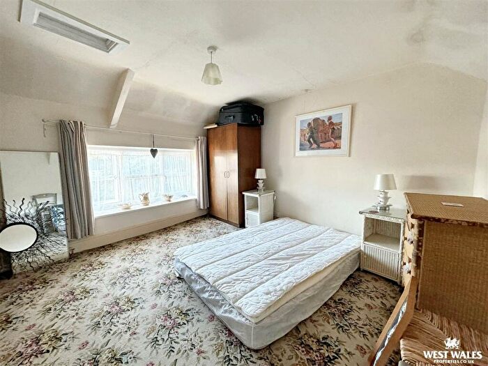 2 Bedroom Semi-Detached House For Sale In Newbridge Road, Laugharne, Carmarthen, SA33