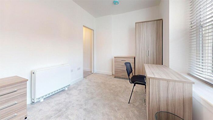 1 Bedroom Flat To Rent In Triangle West, Bristol, BS8