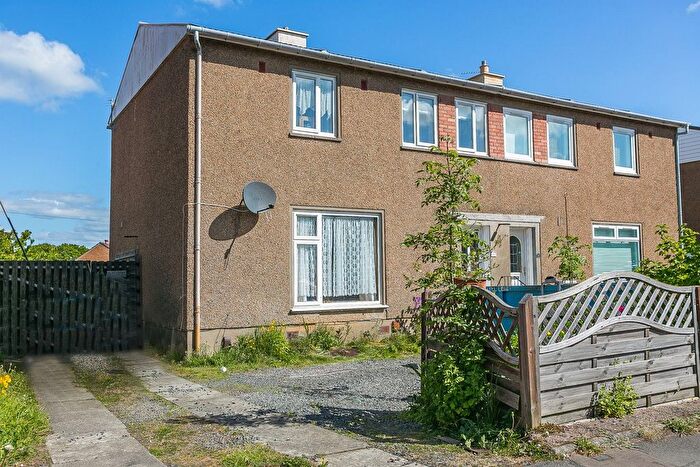 3 Bedroom Semi-Detached House For Sale In Dolphin Road, Currie, EH14