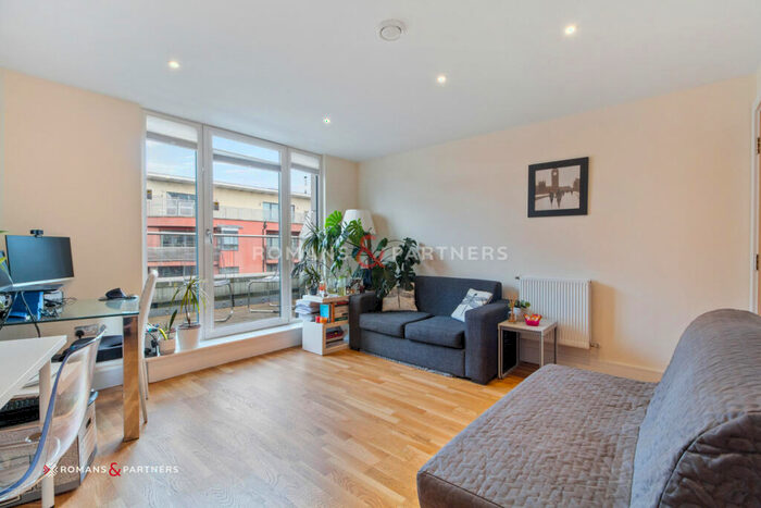 2 Bedroom Apartment To Rent In Elite House, Limehouse, E14