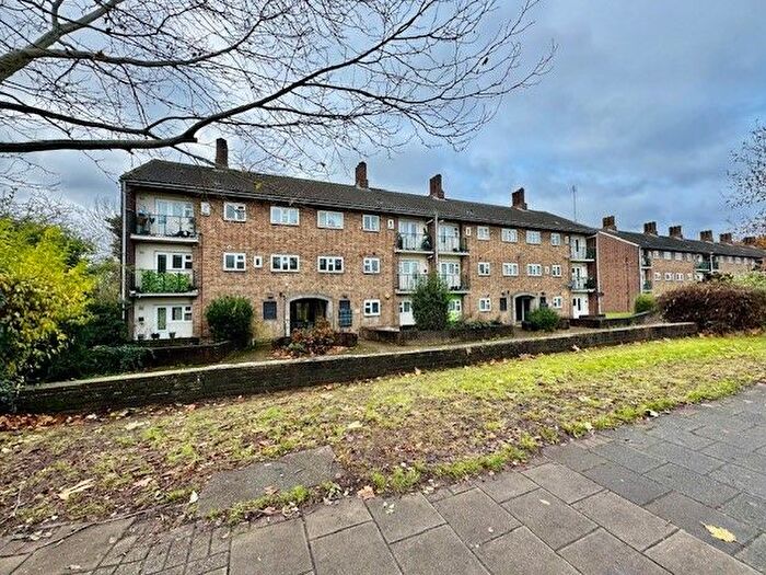 3 Bedroom Flat To Rent In Alexandra Avenue, Harrow, HA2