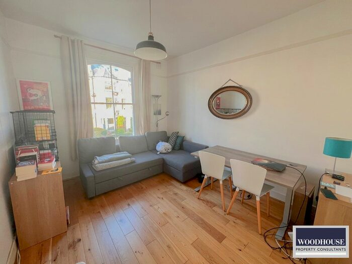 2 Bedroom Flat To Rent In Albert Road, London, N4
