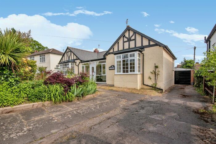 2 Bedroom Detached Bungalow For Sale In Piers Close, Malvern, WR14