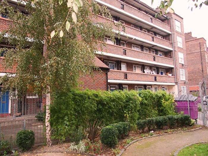 3 Bedroom Flat For Sale In Bow Road, London, E3