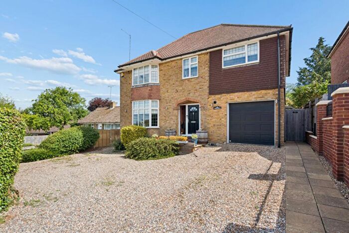 5 Bedroom Detached House For Sale In Hawthorn Way, Chesham, HP5