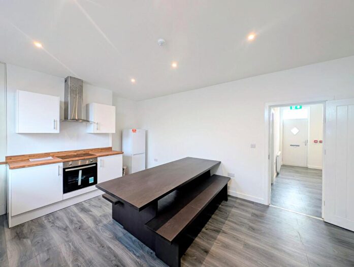 1 Bedroom End Of Terrace House To Rent In Burlington Road, Leeds, West Yorkshire, LS11