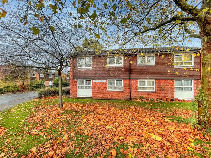 1 Bedroom Apartment To Rent In Champion Close, Leicester, LE5
