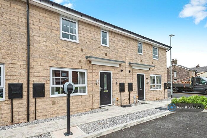 2 Bedroom Terraced House To Rent In Atherton Court, Hyde, SK14