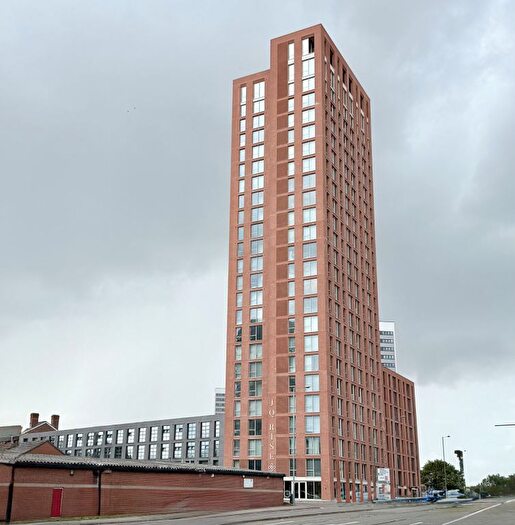 2 Bedroom Flat To Rent In Park View, B1