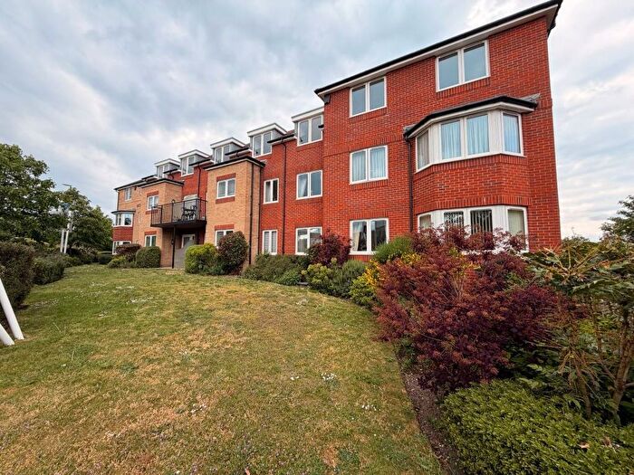 1 Bedroom Flat For Sale In Flat Beck Lodge, Botley Road, Park Gate, Southampton, Hampshire, SO31