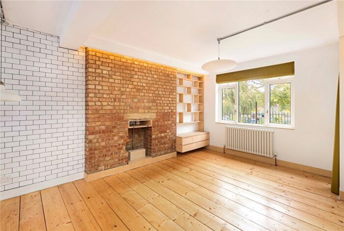 3 Bedroom Flat To Rent In Kemp House, Sewardstone Road, London, E2