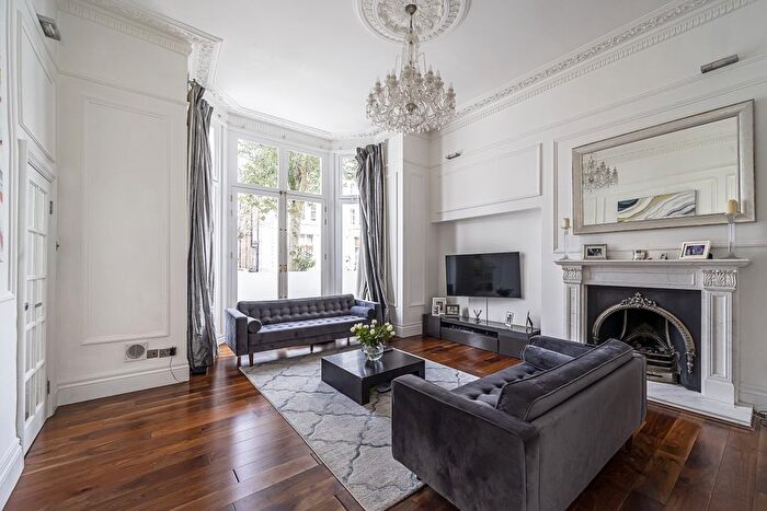 3 Bedroom Flat To Rent In Belsize Park Gardens, London, NW3