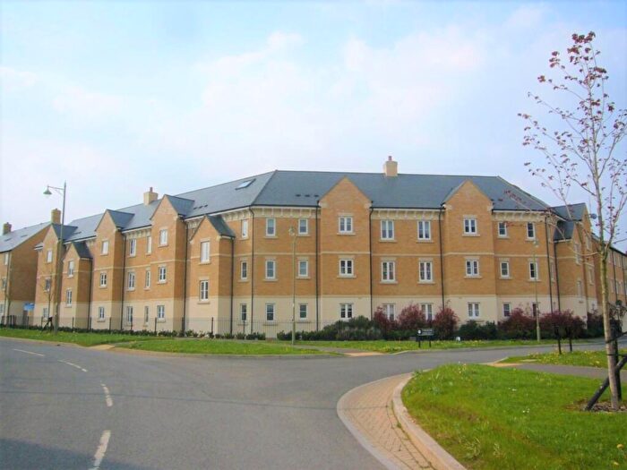 2 Bedroom Flat For Sale In Harvester Court, Poppy Terrace, Carterton, Oxfordshire, OX18