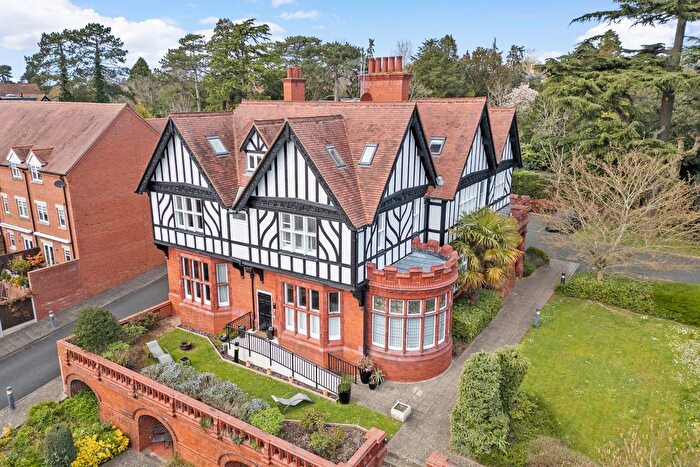 2 Bedroom Flat For Sale In Malvern House, Oaklands Court, Battenhall Road, Battenhall, Worcester., WR5