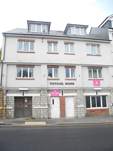 2 Bedroom Flat To Rent In Folkestone, CT20