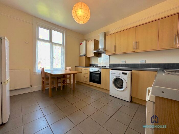 2 Bedroom Flat To Rent In Goodwyns Vale, London, N10