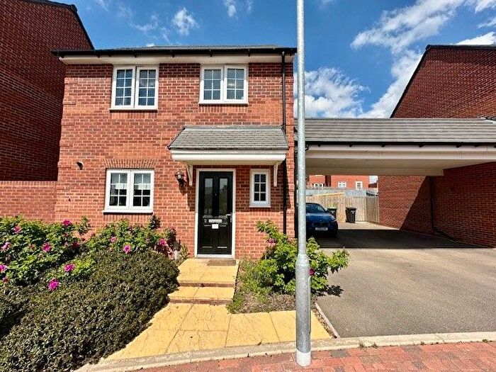 3 Bedroom Link Detached House To Rent In Gibson Place, Bedford, MK42