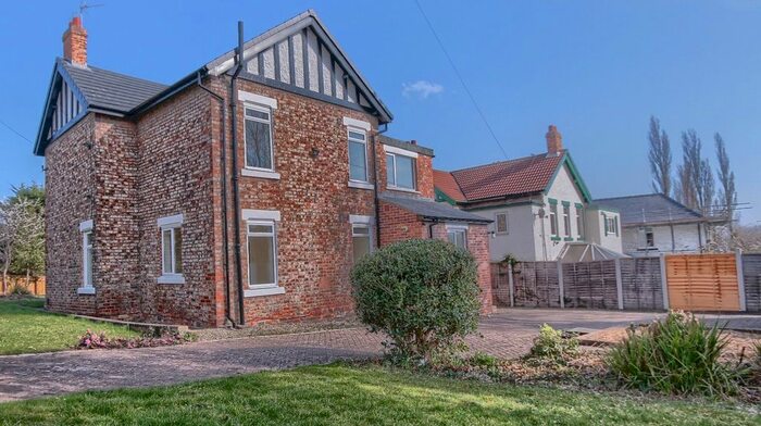 4 Bedroom Detached House To Rent In Bishopton Road, Stockton-On-Tees, TS18