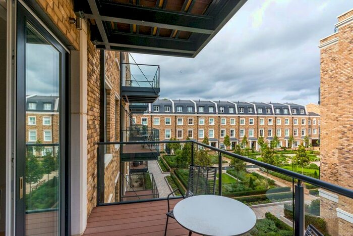 2 Bedroom Flat To Rent In Palladian Gardens, Chiswick, London, W4