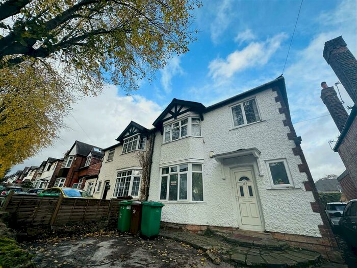 6 Bedroom House To Rent In Harlaxton Drive, Nottingham, NG7