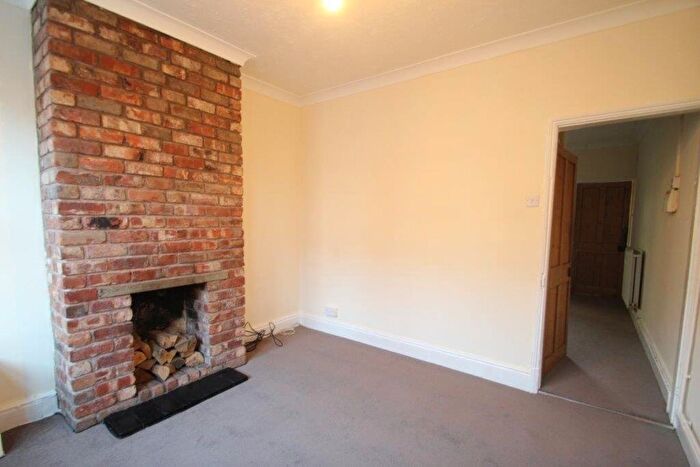 2 Bedroom Terraced House To Rent In Avenue Road Extension, Leicester, LE2