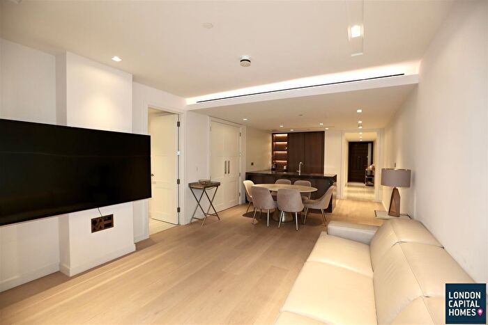 3 Bedroom Flat To Rent In Lincoln Square, Portugal Street, London, WC2A