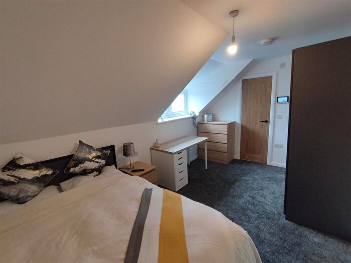 1 Bedroom House To Rent In *New En-Suite Rooms* West Hill Drive, Mansfield, NG18