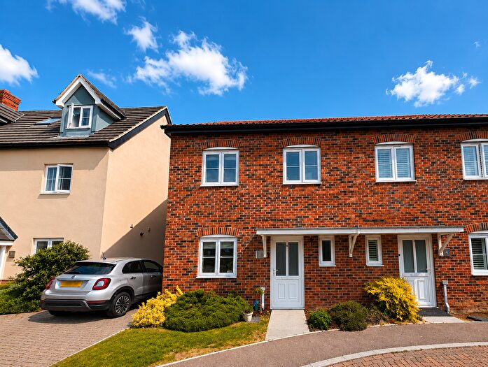 3 Bedroom Semi Detached House To Rent In Hummerston Close, Buntingford, SG9