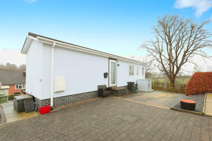 2 Bedroom Park Home For Sale In Mill Lane, Meadowbank, Winsford, CW7