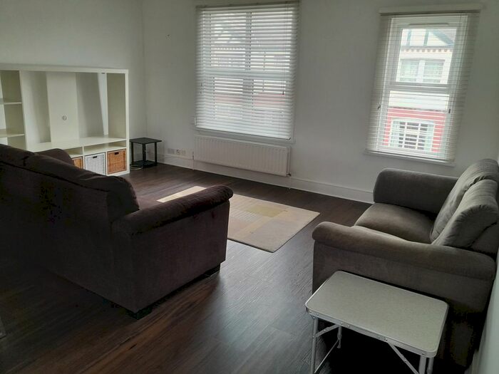 2 Bedroom Flat To Rent In Longmead Road, London, SW17