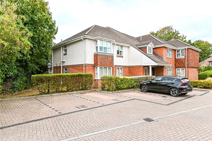 2 Bedroom Apartment For Sale In Eleanor Court, Caslake Close, New Milton, Hampshire, BH25