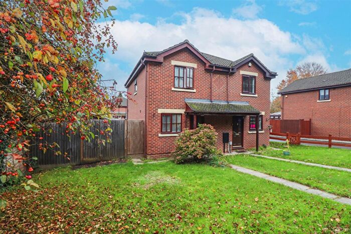 2 Bedroom Semi Detached House For Sale In Aldershot Road, Fleet, GU52