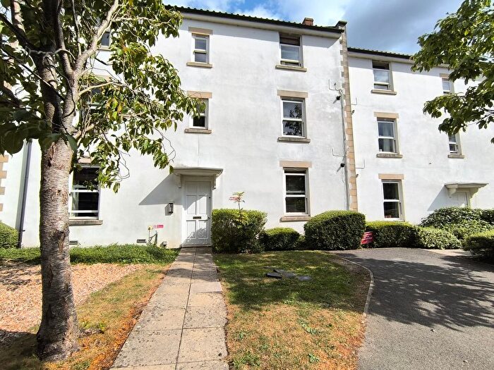 2 Bedroom Flat To Rent In North Parade, Frome, BA11