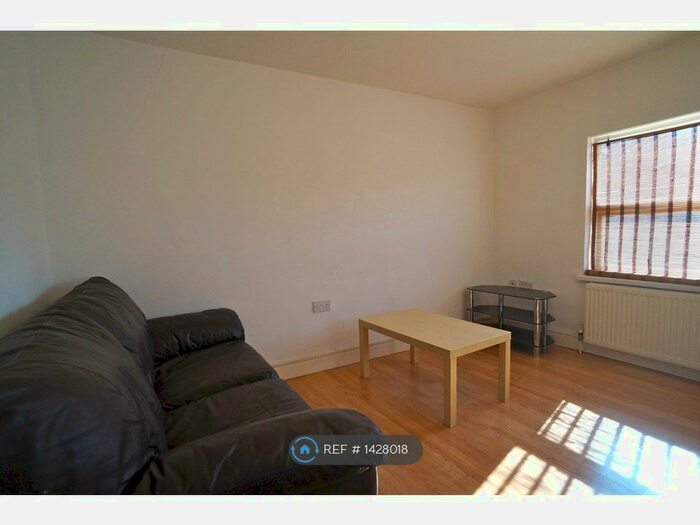 2 Bedroom Maisonette To Rent In William Street, Reading, RG1