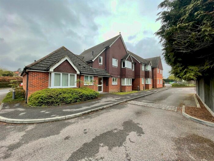 2 Bedroom Apartment To Rent In Landseer Court, Baughurst, Tadley, RG26