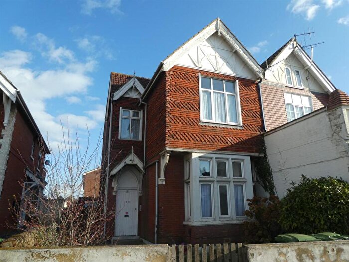 1 Bedroom Flat To Rent In London Road, North End, Portsmouth, Hants, PO2