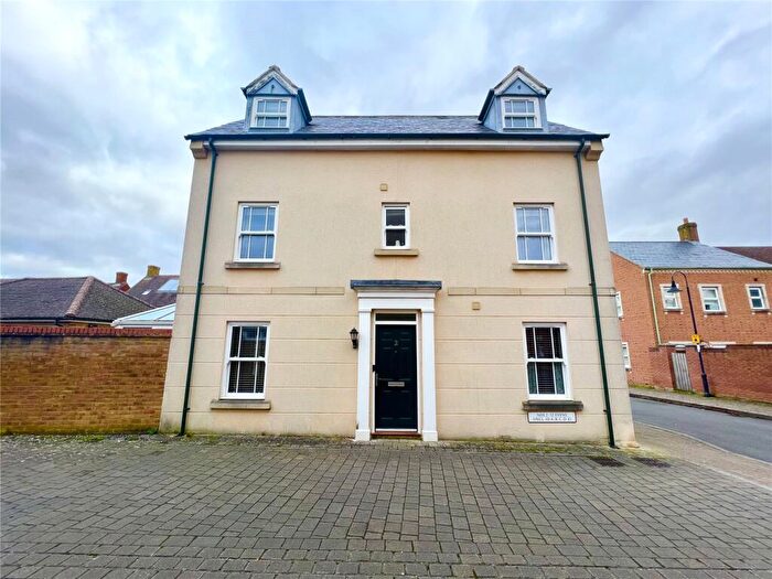 4 Bedroom Detached House To Rent In Stonehenge Road, East Wichel, Swindon, SN1