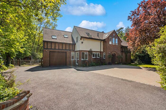 4 Bedroom Equestrian Facility For Sale In Ashley Green Road, Chesham, Buckinghamshire, HP5