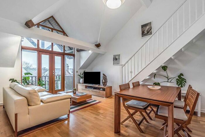 3 Bedroom Flat To Rent In Avenue Road, Highgate, N6